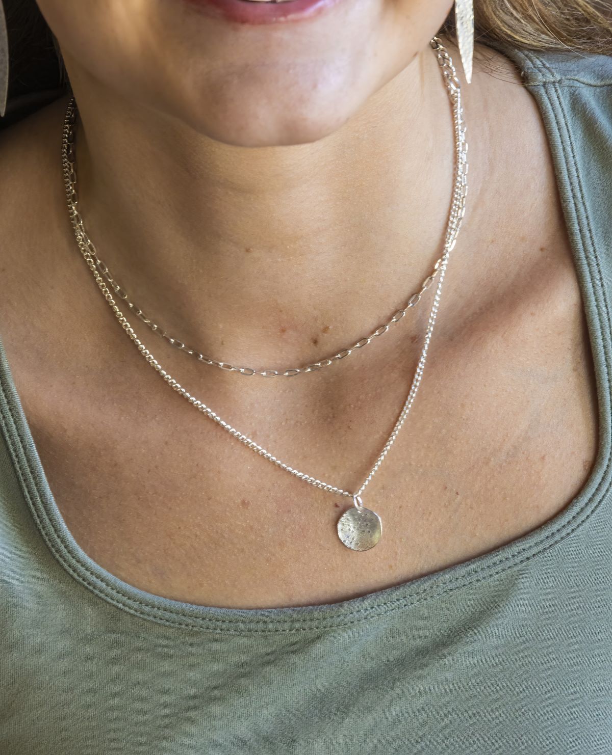 silver hammered disc on 16" silver chain