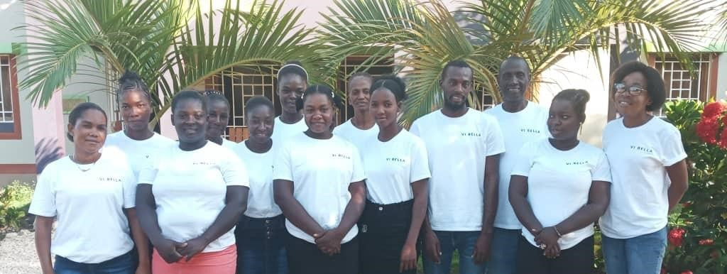 Vi Bella artisans train new artisans in Cap Haitien